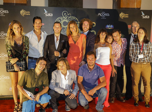 Atores na apresentação de Coração D'Ouro