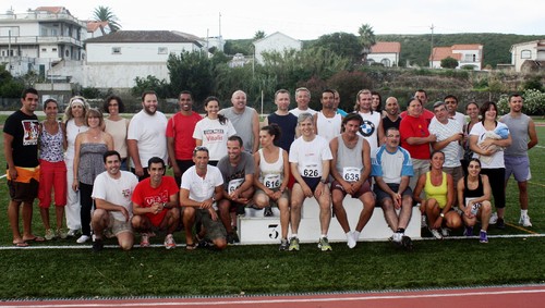 O grupo de (antigos e atuais) atletas presente...