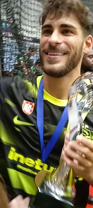 Screenshot_2022-08-28-20-16-14-817_com.miui.videop