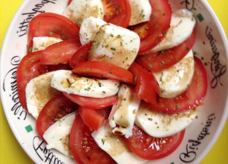 iguaria-salada-tomate-de-mozarella.jpg
