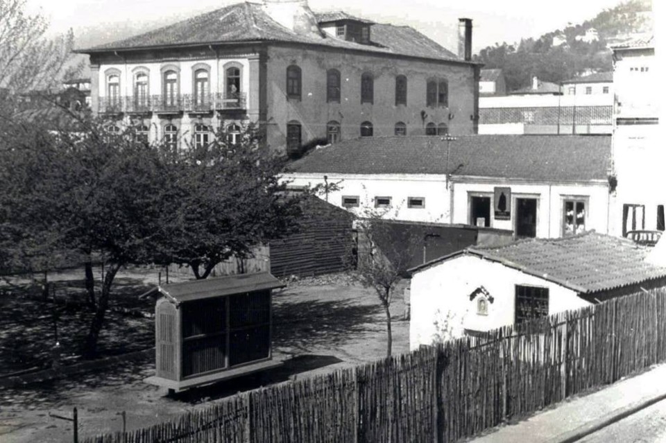 305- recinto onde foi construido o predio coutinho