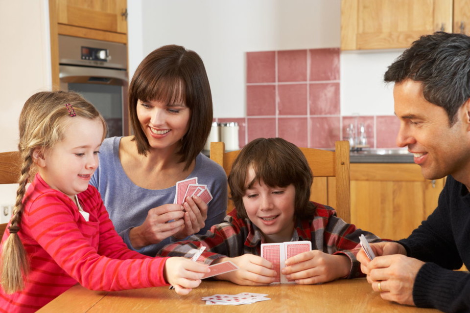 1280-178023092-family-playing-cards-in-kitchen.jpg 1280-178023092-family-playing-cards-in-kitchen.jpg
