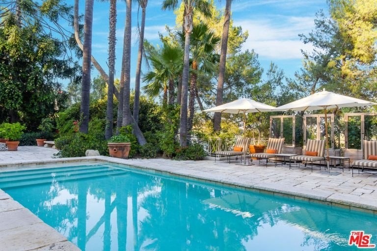 Katy-Perry-LA-Pool-and-Patio-primeira-casa-da-rua. Katy-Perry-LA-Pool-and-Patio-primeira-casa-da-rua.