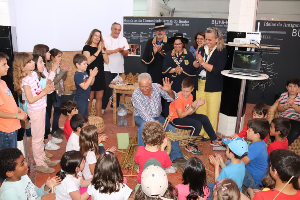 Exposi├º├úo do Bunho Mercadinho P├│voa d