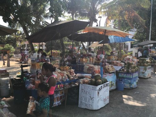 Primeira Casa da Rua by Nuno Matos Cabral no Méxi Primeira Casa da Rua by Nuno Matos Cabral no Méxi