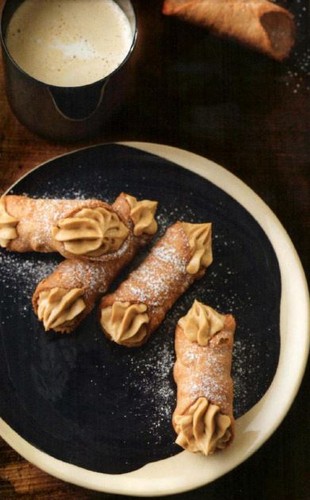 Cannoli com Creme de Café.JPG Cannoli com Creme de Café.JPG