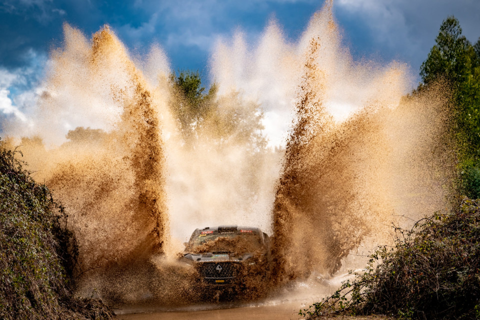 Borgward BX7 DKR da Borgward Rally Team (9).jpg Borgward BX7 DKR da Borgward Rally Team (9).jpg