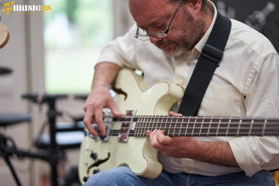 Os Músicos - Academia de Música de Miraflores 