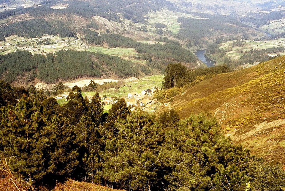 10 c2 - r minho estrada fiães.jpg 10 c2 - r minho estrada fiães.jpg