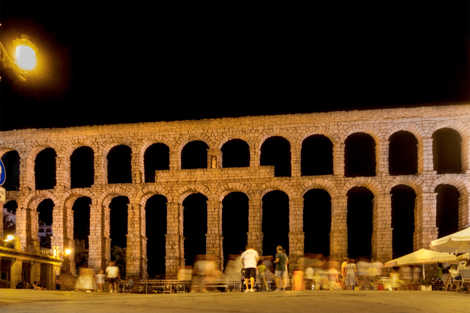 Aqueduto romano de Segóvia À noite2 copiar.jpg