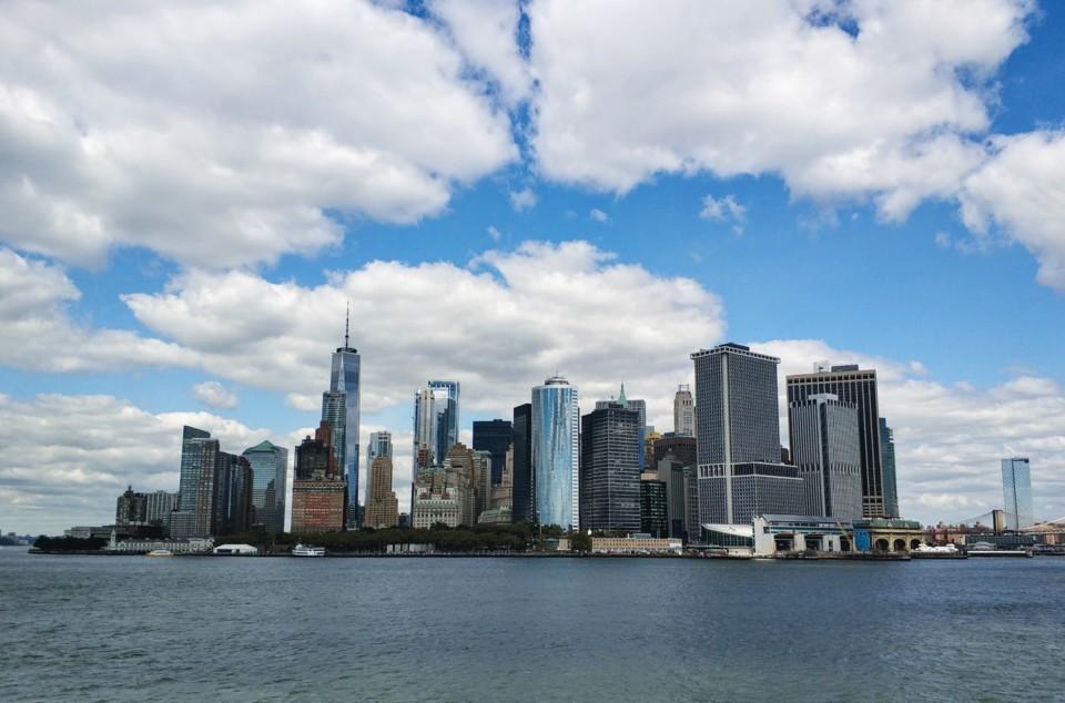 Skyline de Manhattan pelo Staten Island Ferry Skyline de Manhattan pelo Staten Island Ferry