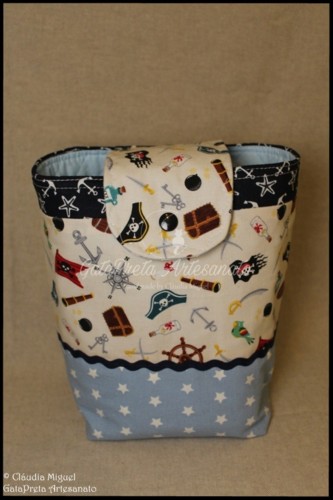 Muda-fraldas, bolsa fraldas, babete e capa doc. Bl