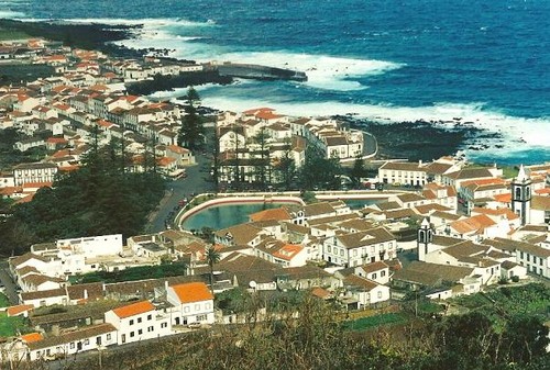 A pacata vila de Santa Cruz da Graciosa...