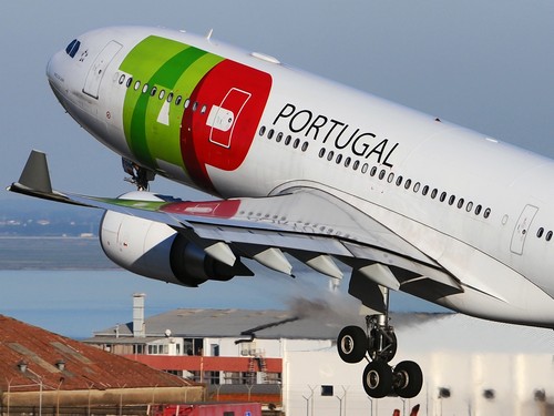 Airbus_A330-202,_TAP_Portugal_AN1869988.jpg