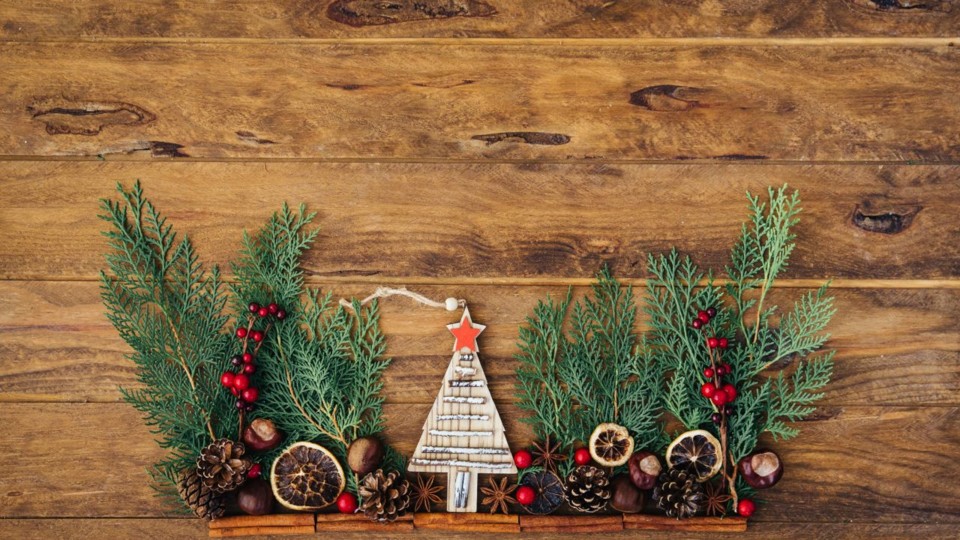 wooden-christmas-decorations.jpg