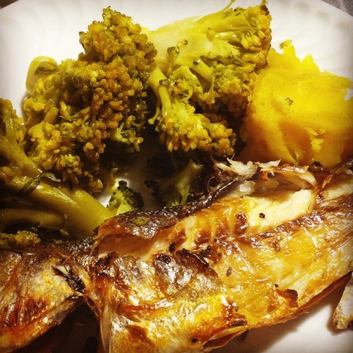 Robalo, brocolos, batata doce.jpg