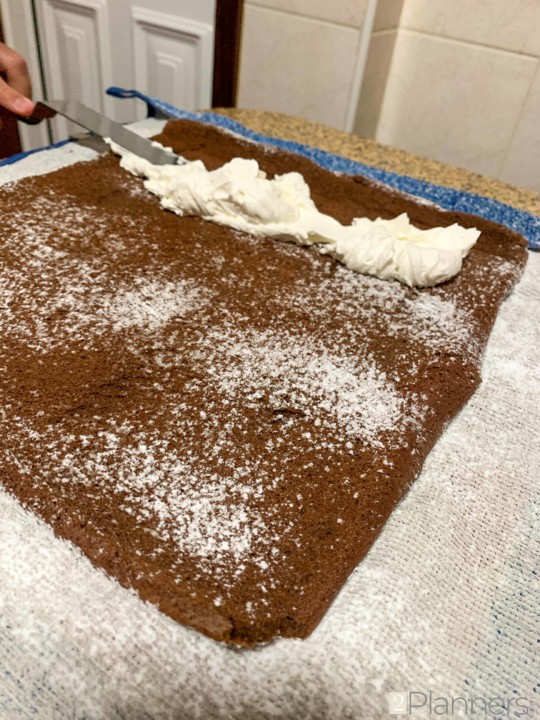 White Bûche de Noël (Yule Log Cake) Recipe - the2Planners