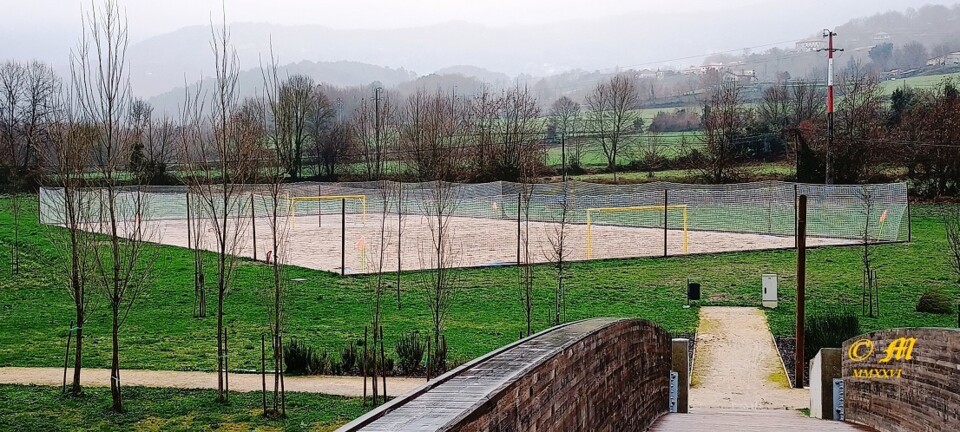 Vila de Cerva - Campos de Voleibol e Futebol, de Praia - Meadas