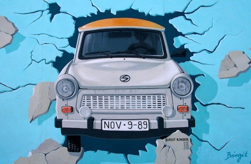 Trabant-Berlin-Wall-1989.jpg