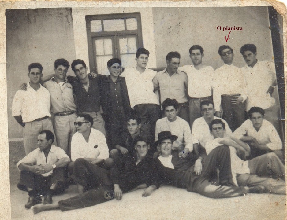 pose26b.jpg