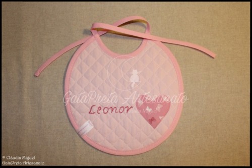 Fralda, babete e prendedor Mochinhos e BorboletasI