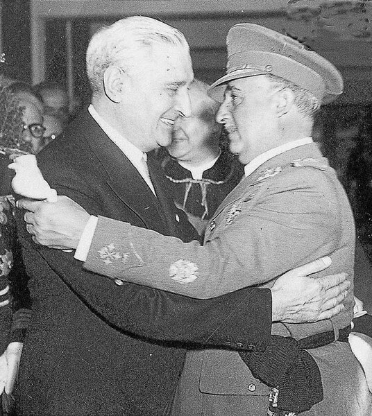 franco e salazar.jpg