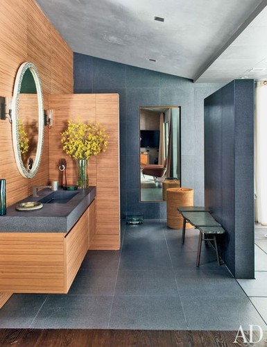 item8.rendition.slideshowVertical.john-legend-11-m