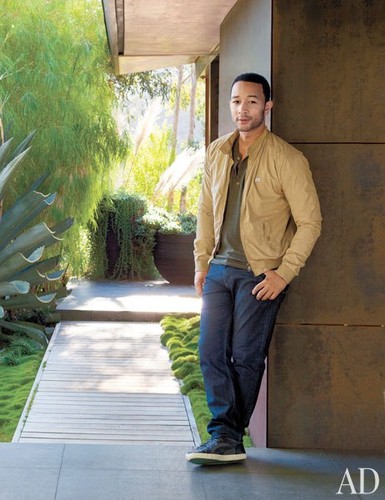 item0.rendition.slideshowVertical.john-legend-01-p