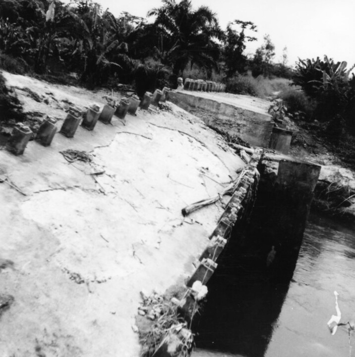 ...Angola, ponte 69.jpg