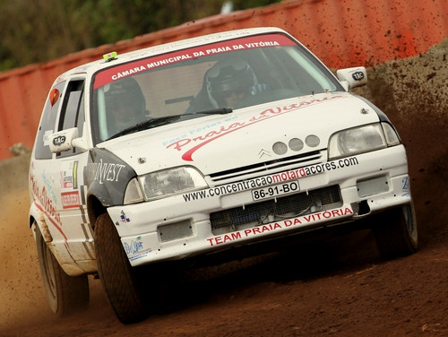 Na primeira e fogosa passagem ao percurso...