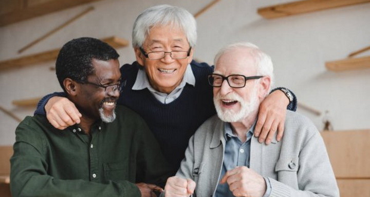 depositphotos_172873682-stock-photo-senior-friends