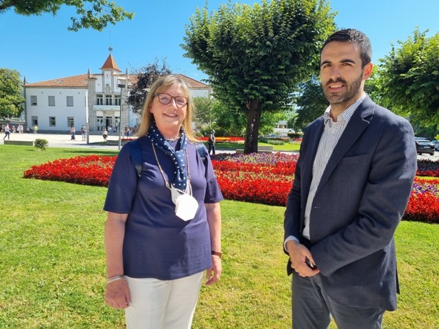 03_A mandatária Maria Ferreira com Filipe de Oliv