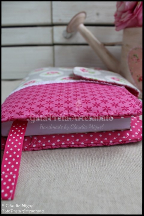 Capa de livros Fucsia and Roses3.JPG