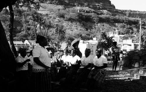 Batucadeiras-Cidade Velha Santiago (CV)-Margarida Batucadeiras-Cidade Velha Santiago (CV)-Margarida