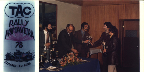 Na entrega de troféus...