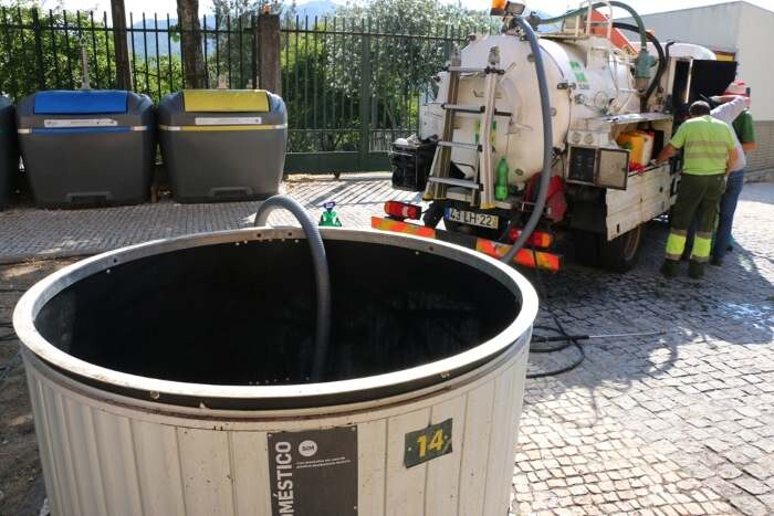 limpeza e higienização contentores3.JPG