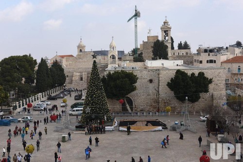 Christmas-in-the-biblical-town-of-Bethlehem_5_1.jp