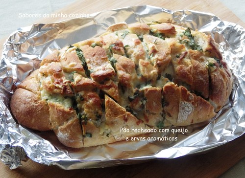 IMGP3913-Pão recheado com queijo e ervas aromáti