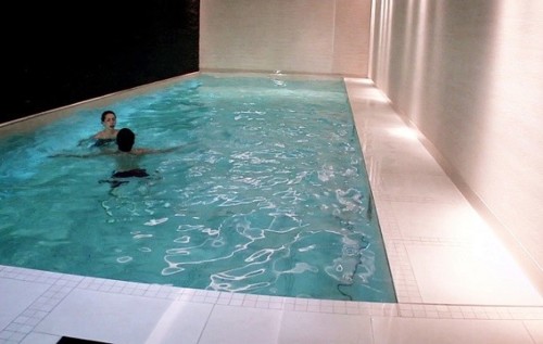 Piscina com água1.jpg