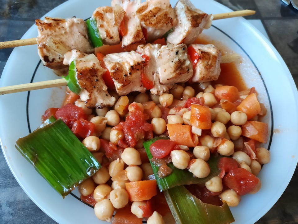 espetadas de salmão c grão de bico.jpg