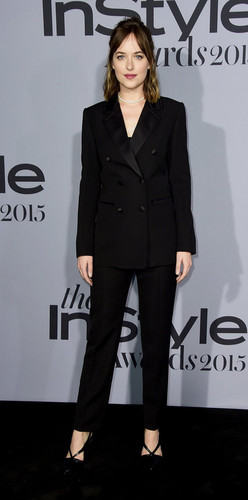 102615-instyle-awards-dakota-johnson.jpg