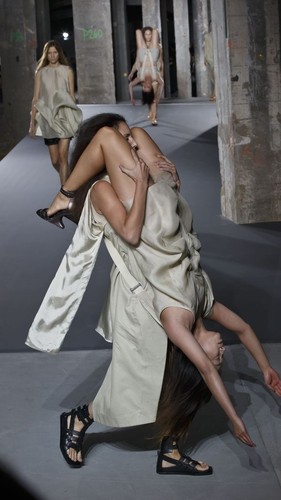 635793275606268619-AP-Paris-Fashion-Rick-Owens-001