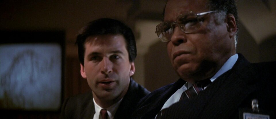 MV5BYTEyMGMyOTMtNTEzMi00MWZiLWI1Y2YtYjFkNGI2ZDE0Mj