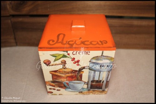 Caixa Dolce Gusto e caixa açúcar Spicy Coffeee4.