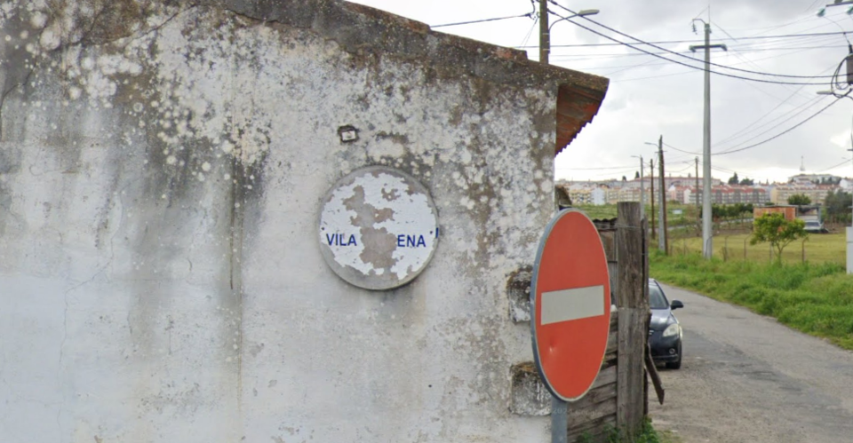 Bairro das Saibreiras - Placa de rua apagada.png