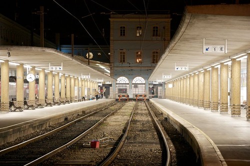1024px-Estação_de_Santa_Apolónia,_2011_10_13.jp