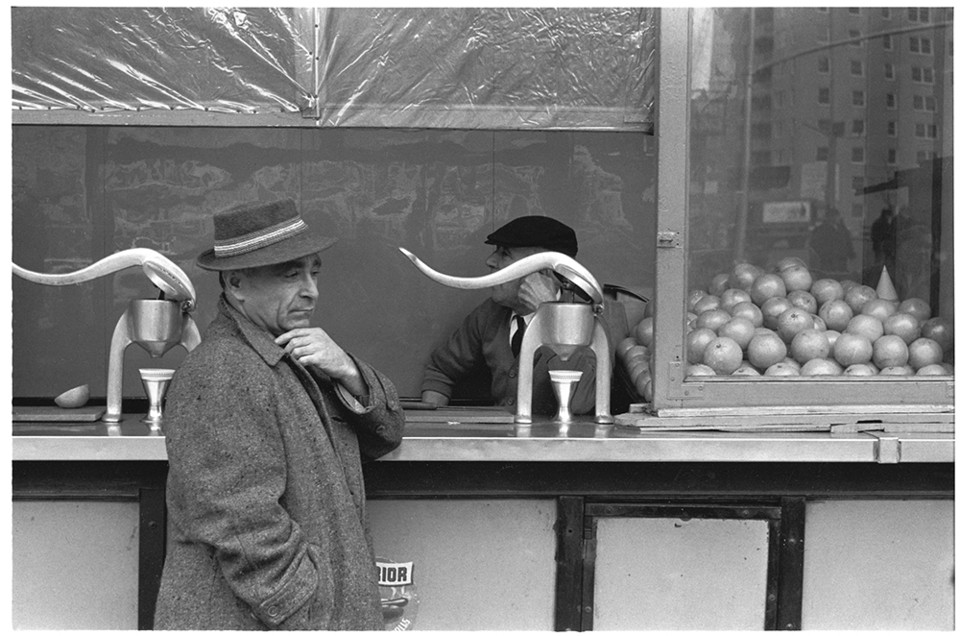 Jonathan Brand, Orange juice stand, 1960.jpg