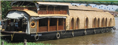 Barco da baía de Cochim-2.jpg