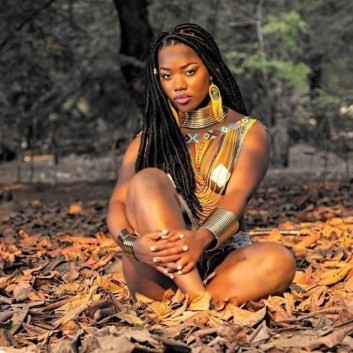 JÉSSICA-PITBULL-ESQUIVA.jpg JÉSSICA-PITBULL-ESQUIVA.jpg