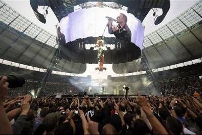 U2 em palco Foto: AFP